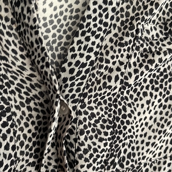 Animal Print Top - Picture 6 of 7